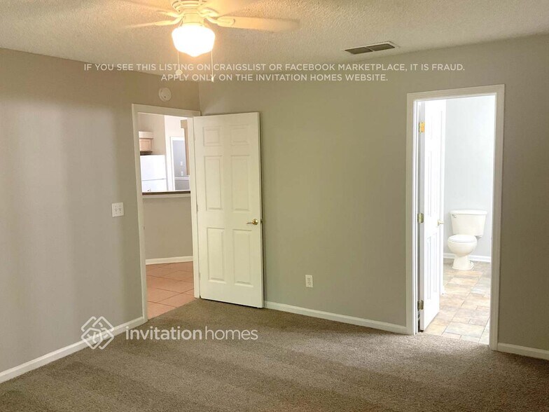 Building Photo - 1736 Northglen Cir
