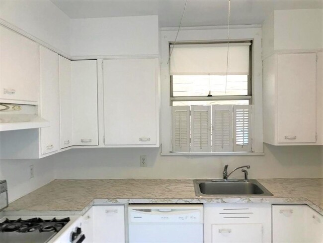 Building Photo - Whipple 7214
