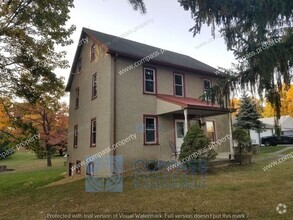 Building Photo - Beautiful Farm House - $2195 ***MOVE IN SP...