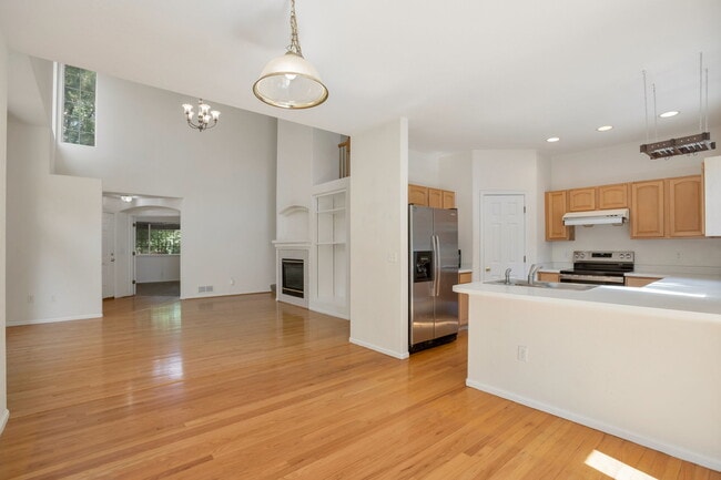 Building Photo - 13647 Plaster Cir