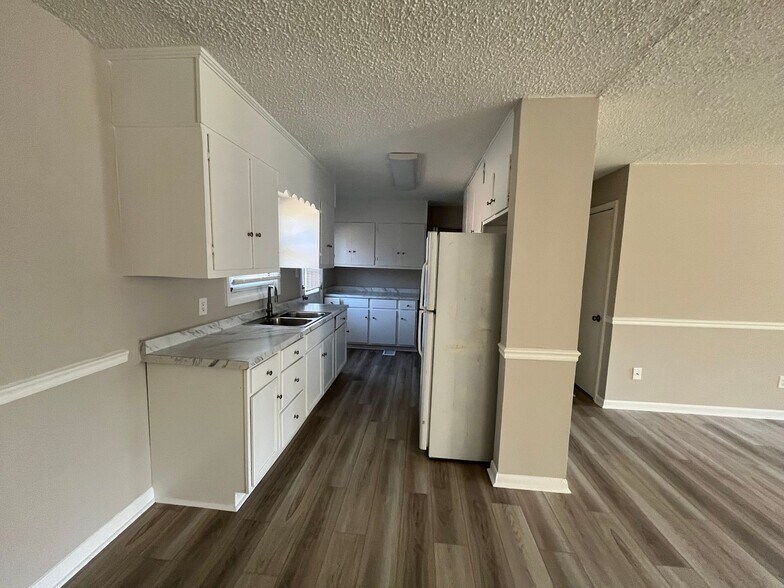 Building Photo - 1978 Goshen Rd