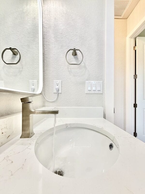 Building Photo - 20 Coxswain Dr