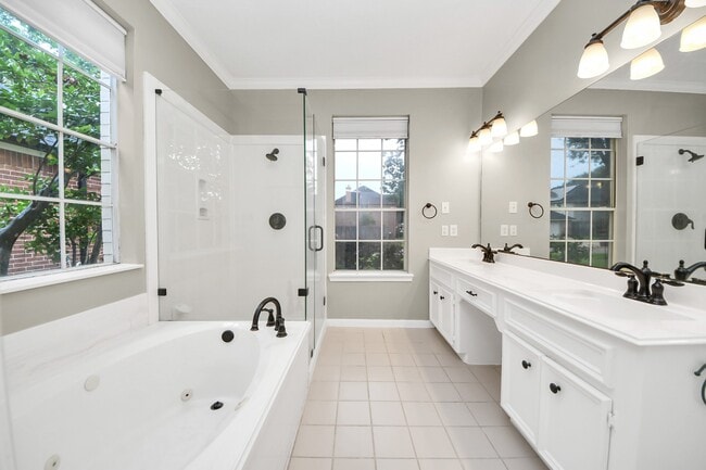 Building Photo - 2405 Guilbeau Ln