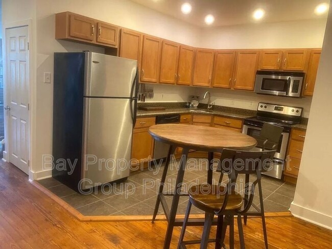 Building Photo - 817 N 2nd St