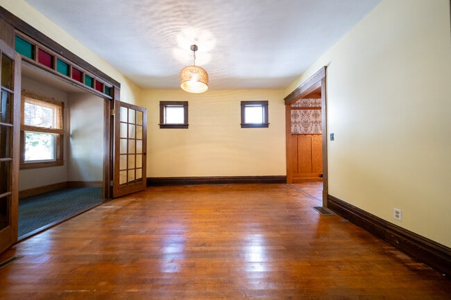 Building Photo - 2513 Monroe St NE