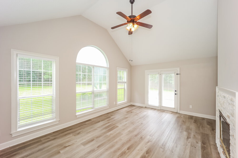 Building Photo - 130 Woodlake Dr