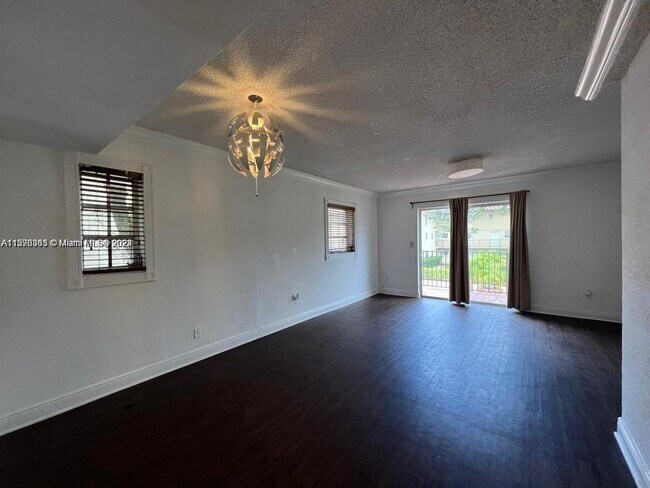 Building Photo - 8650 SW 109th Ave