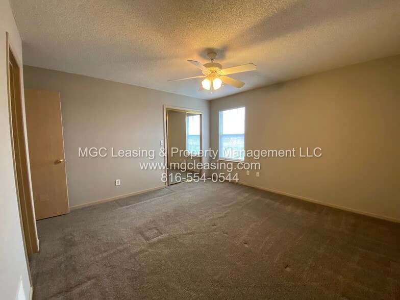 Building Photo - 1014 Garden Dr