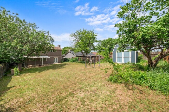 Building Photo - 1016 Peggotty Pl