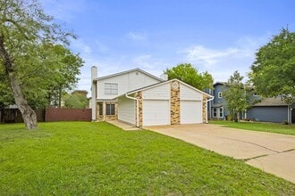 Building Photo - 2102 Kenneth Ave