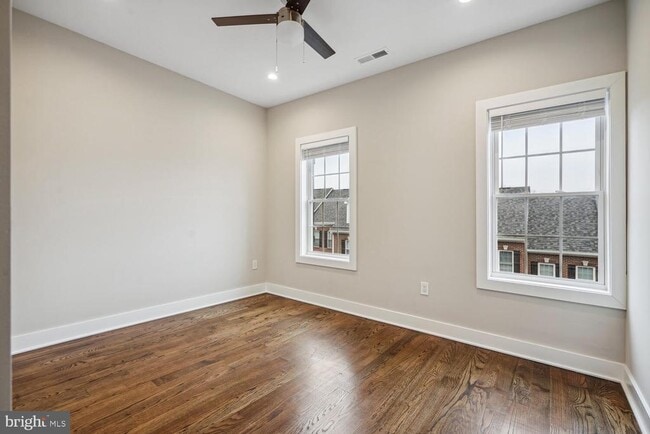 Building Photo - 1553 Rivertown Pl