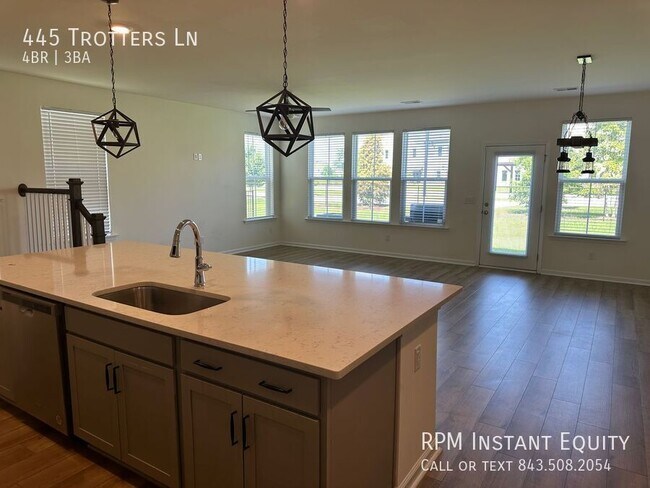 Building Photo - 445 Trotters Ln