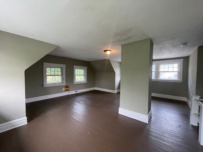 Building Photo - 1725 Compton Rd