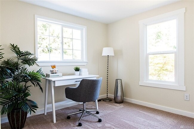 Building Photo - Puyallup Cottage