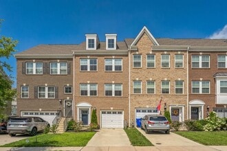 Building Photo - 5337 Phillis Wheatley Pl