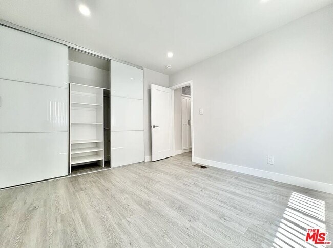 Building Photo - 1118 S Holt Ave
