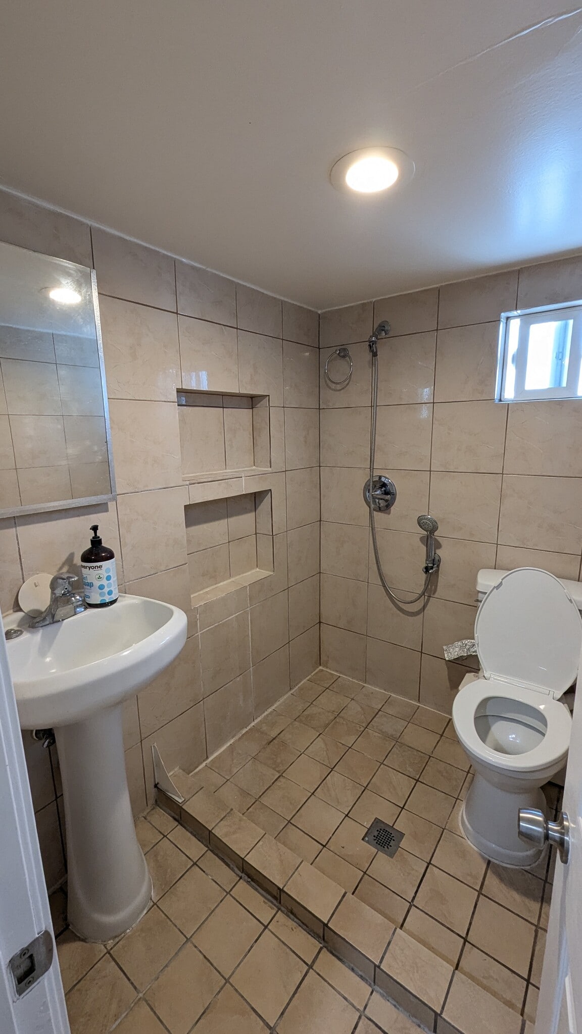 Unit#3 Bathroom - 18721 Galleano St