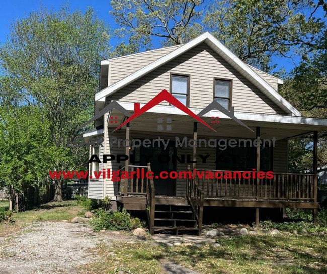 Building Photo - Step into this fully refreshed 5-bedroom, ...