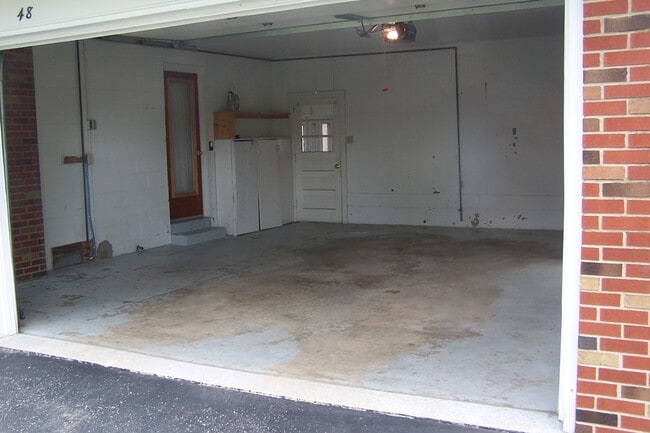 Garage - 48 N Brookwood Way