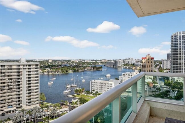 Building Photo - 101 S Fort Lauderdale Beach Blvd