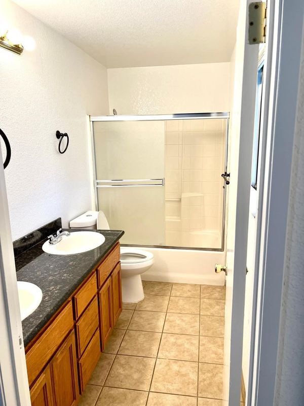 Building Photo - 3301 Jamestown Dr