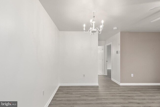 Building Photo - 1310 Sheridan Pl