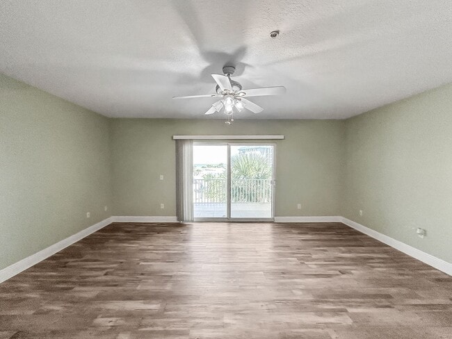 Building Photo - Stunning 3-Story Beach Townhome – Steps from the Gulf! 3bed|3bath