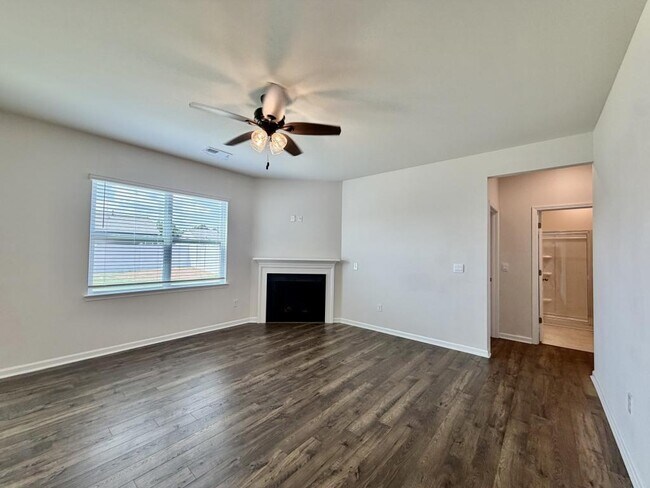 Building Photo - 517 Bonifay Dr