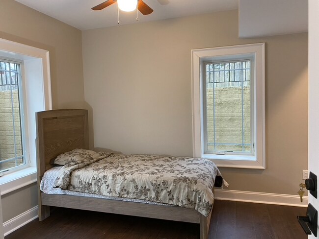 Building Photo - 2044 Great Falls St