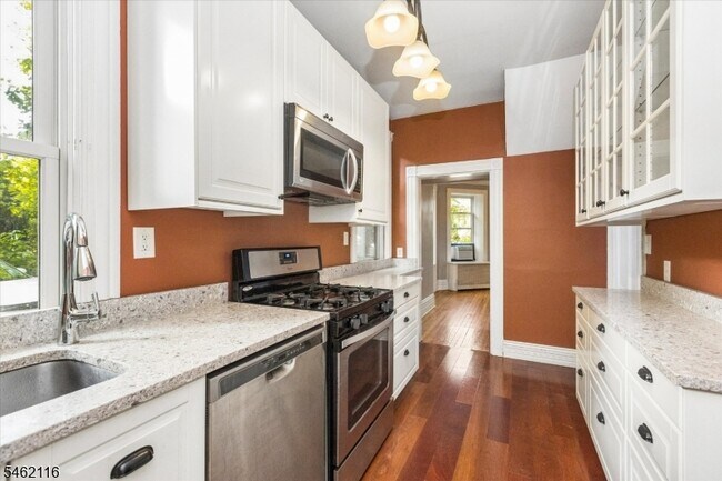 Building Photo - 145 Watchung Ave