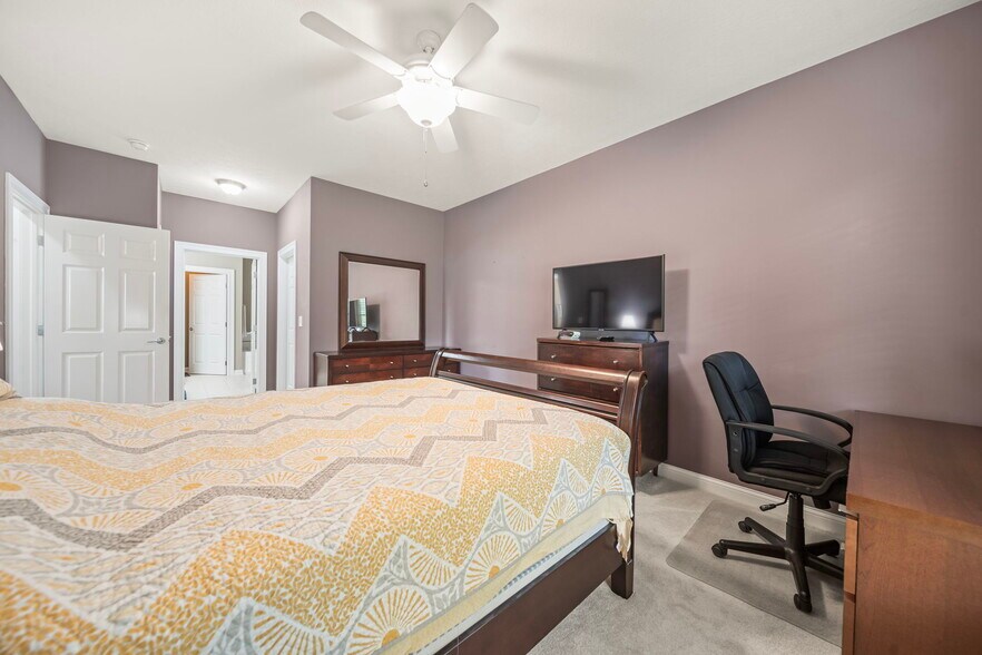Building Photo - 4939 Stonehaven Dr