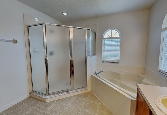 Building Photo - 9525 Southern Garden Cir