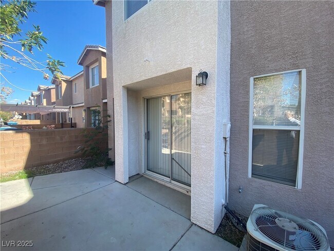 Building Photo - 4063 Halfmoon Bay Dr