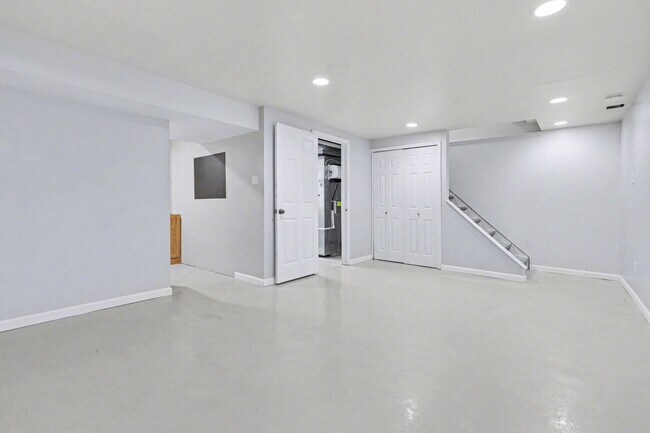 Building Photo - 3036 Forest Creek Ct