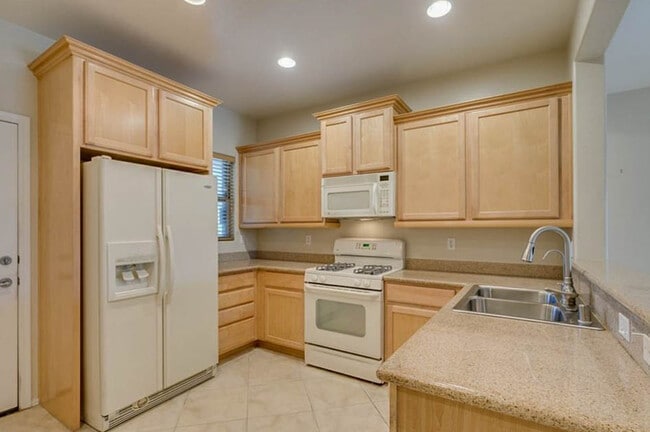 Building Photo - 5985 Falconer Ave