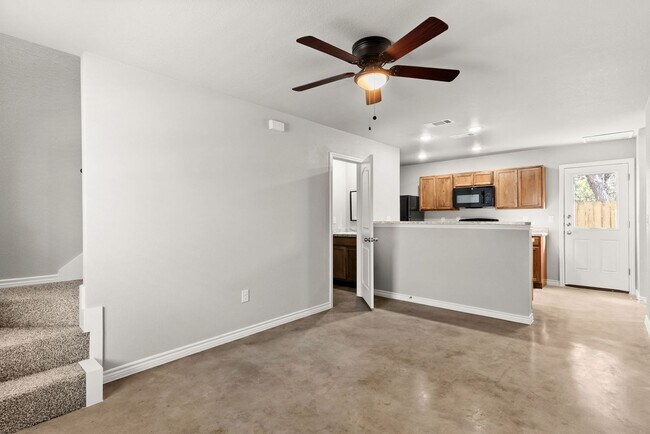 Building Photo - 304 Blair St