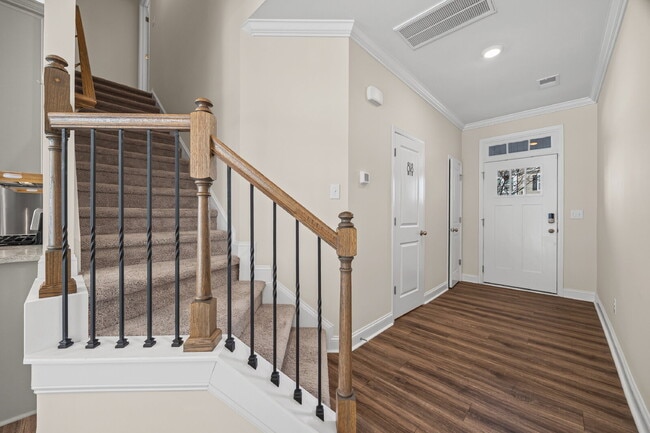 Building Photo - Lake Wylie Townhome with amazing amenities!