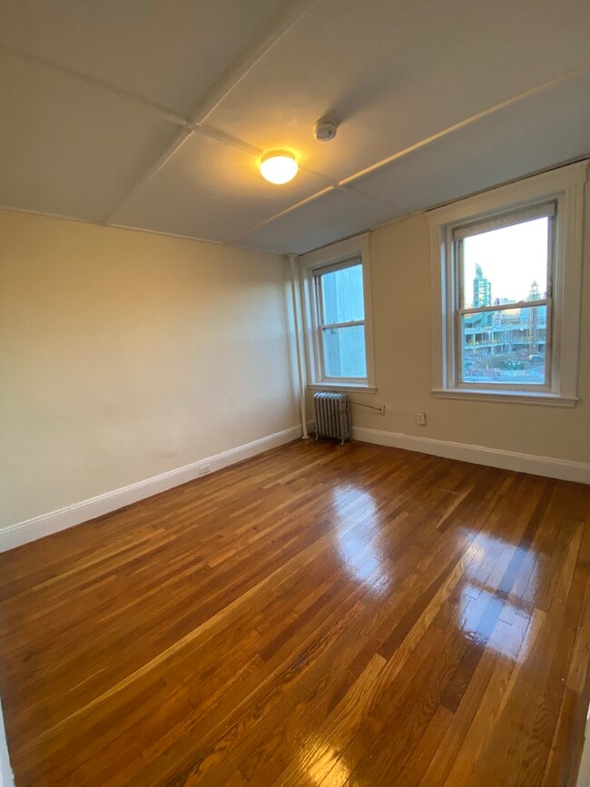 Building Photo - 1185 Boylston St