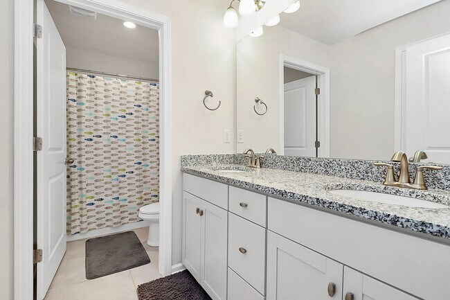 Building Photo - Beautiful home in Lake Wylie