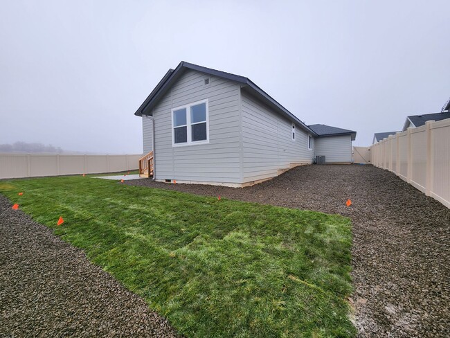 Building Photo - Brand New 4 bedroom in Star