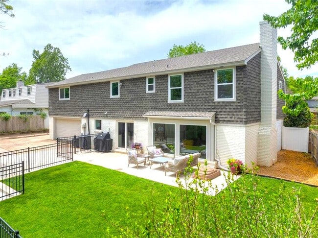 Building Photo - 4 Bedroom 2.5 Bath 2 Car Garage in Quail C...
