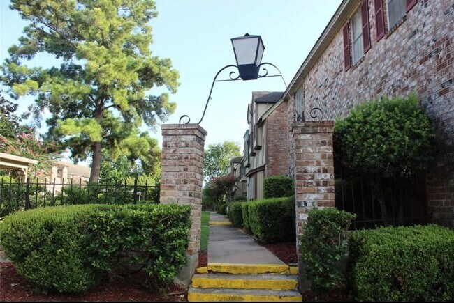 Building Photo - 14719 Barryknoll Ln