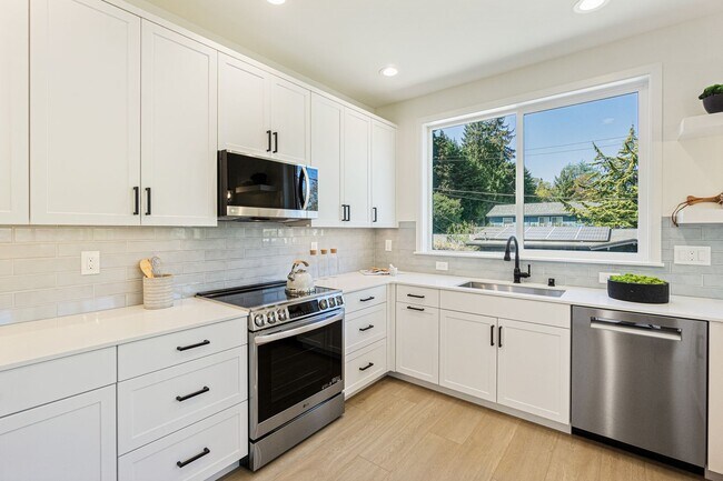 Building Photo - Montlake Townhome
