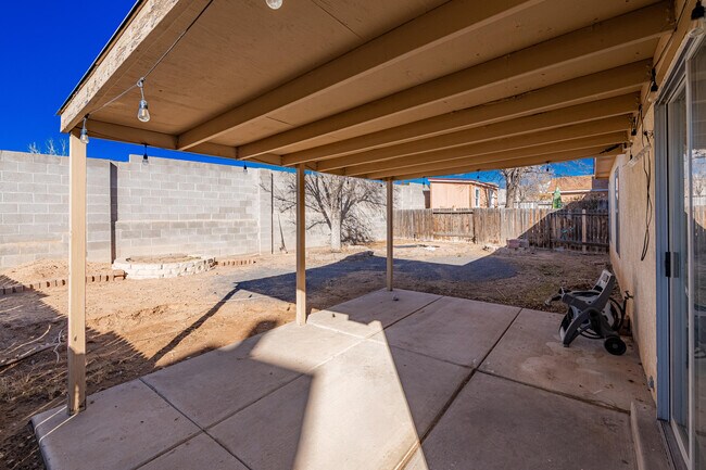 Building Photo - 4031 Cresta Park Ave NW