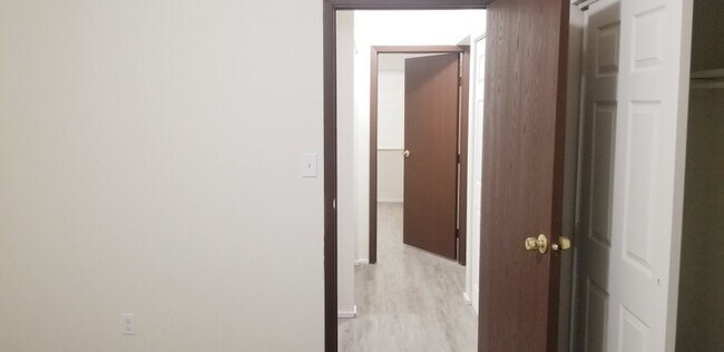 Building Photo - 459 E 2700 S