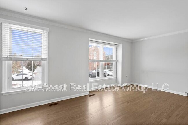 Building Photo - 8033 Hollow Reed Ct