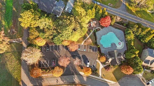 Building Photo - 821 Tramore Ct