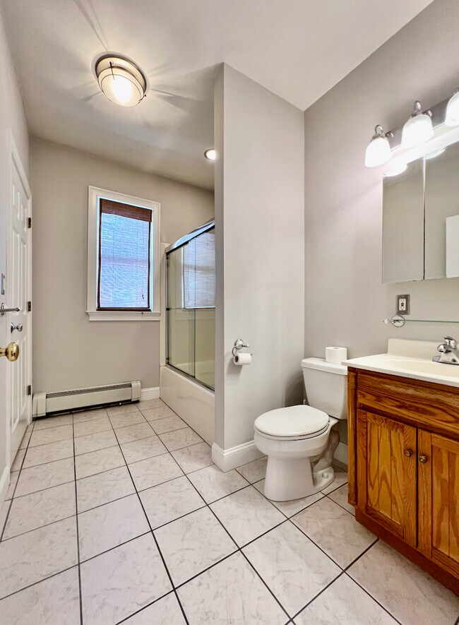 Building Photo - 102 Salem St