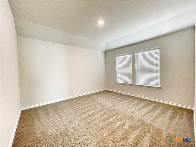 Building Photo - 388 Arbor Hills