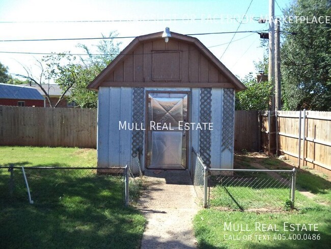 Building Photo - 3002 SW 53rd St